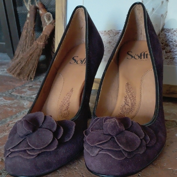 Sofft Purple Suede Heels with Floral Accent - Picture 6 of 8